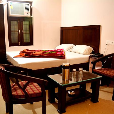 Hotel Thakur Ji Haridwār Buitenkant foto