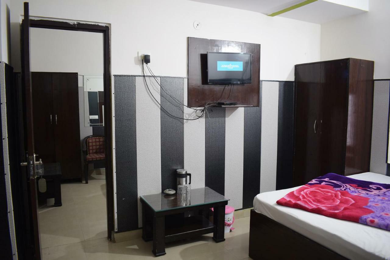 Hotel Thakur Ji Haridwār Buitenkant foto